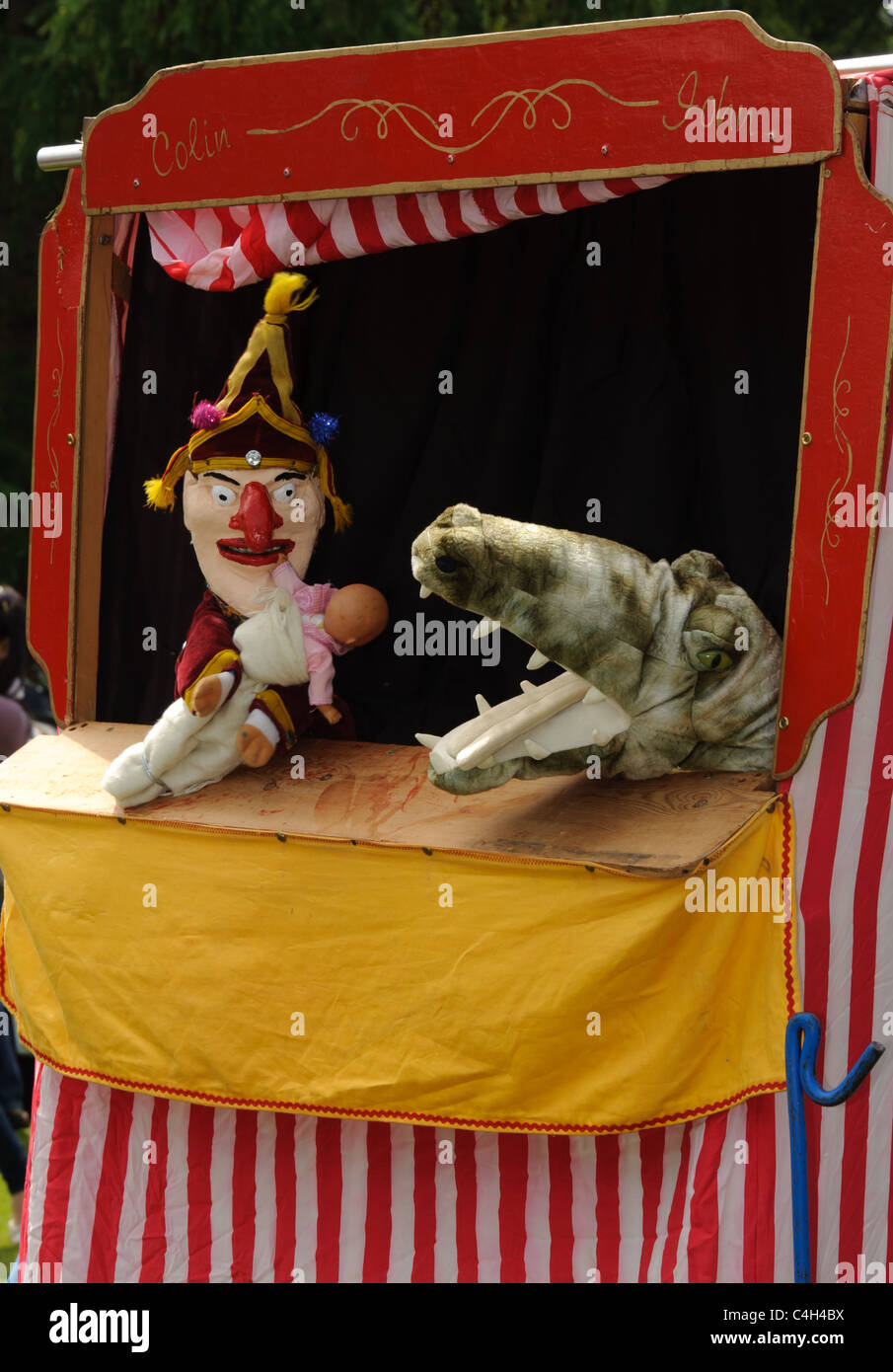 Punch judy puppet show england hires stock photography and images Alamy