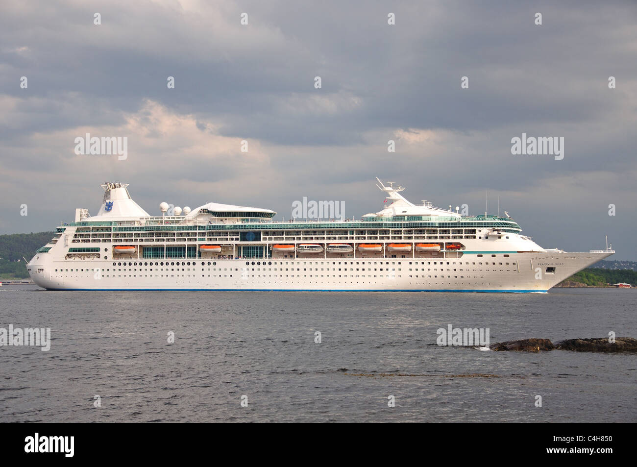 Royal Caribbean 'Vision of the Seas' leaving Oslo Harbour, Oslo, Oslo