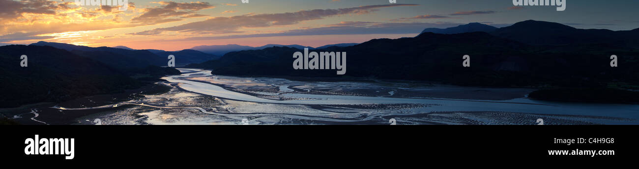 the Mawddach Estuary and Cadair Idris at dawn, Snowdonia, Wales Stock Photo