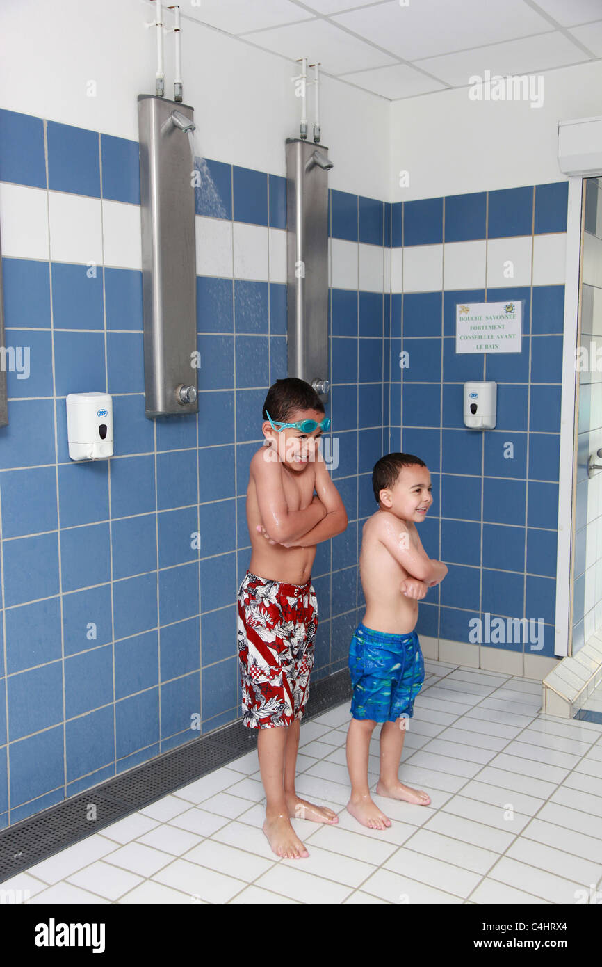 Swimming Pool Showers Hi res Stock Photography And Images Alamy swimming-pool-showers-hi-res-stock-photography-and-images-alamy