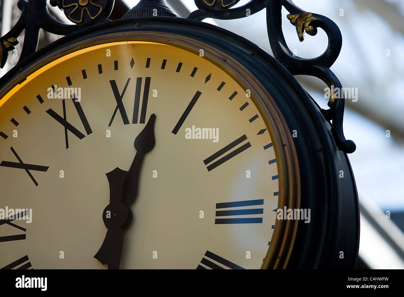Large clock face hires stock photography and images Alamy