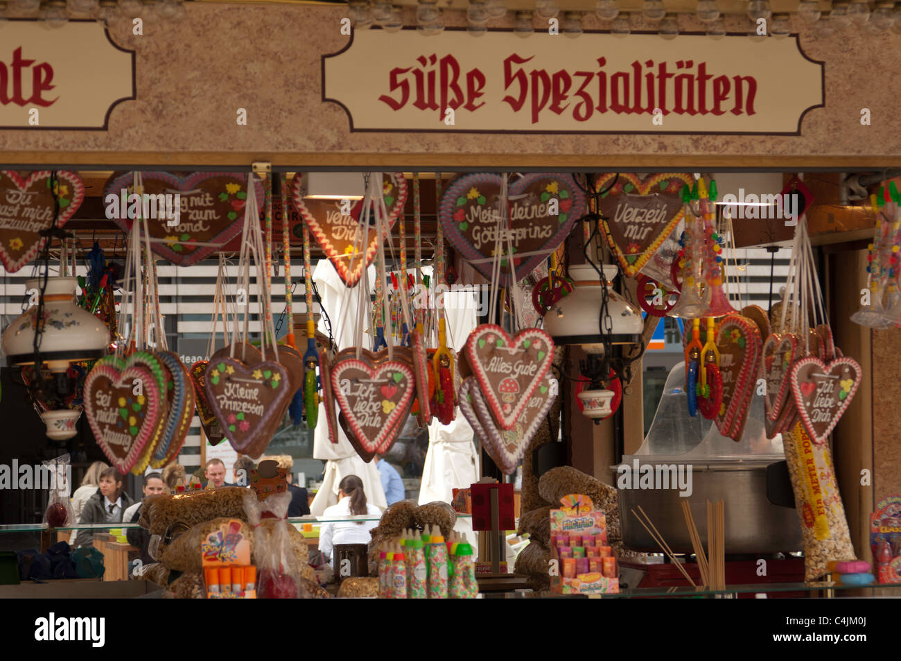 Lebkuecheb Herzen  (gingerbread hearts) for sale on a market stall in Wuerzburg, Germany Stock Photo