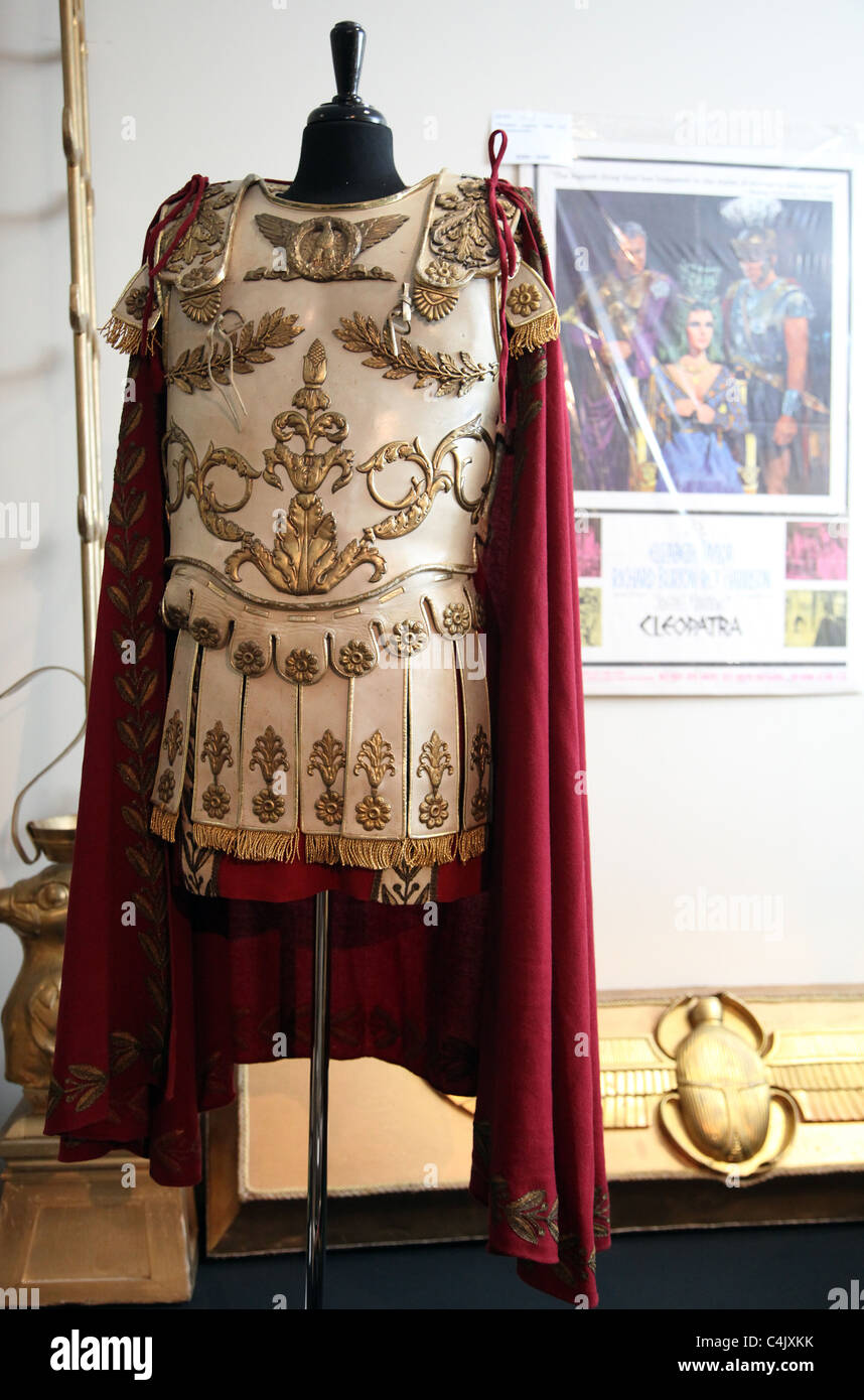 RICHARD BURTON UNIFROM FROM CLEOPATRA DEBBIE REYNOLDS HOLLYWOOD