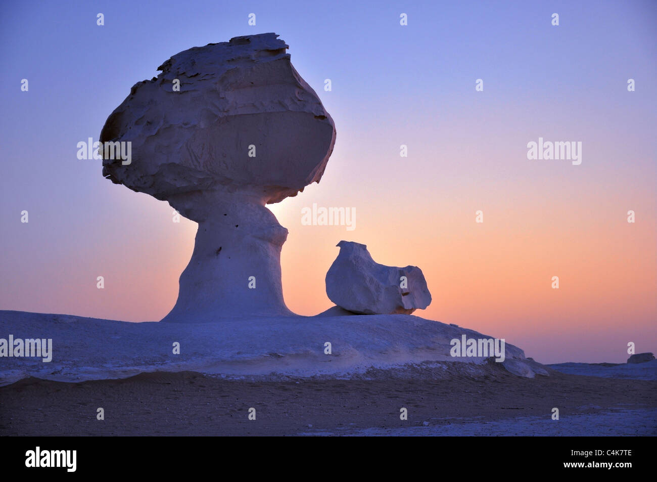 Landscape of the famous White Desert in Egypt Stock Photo Alamy