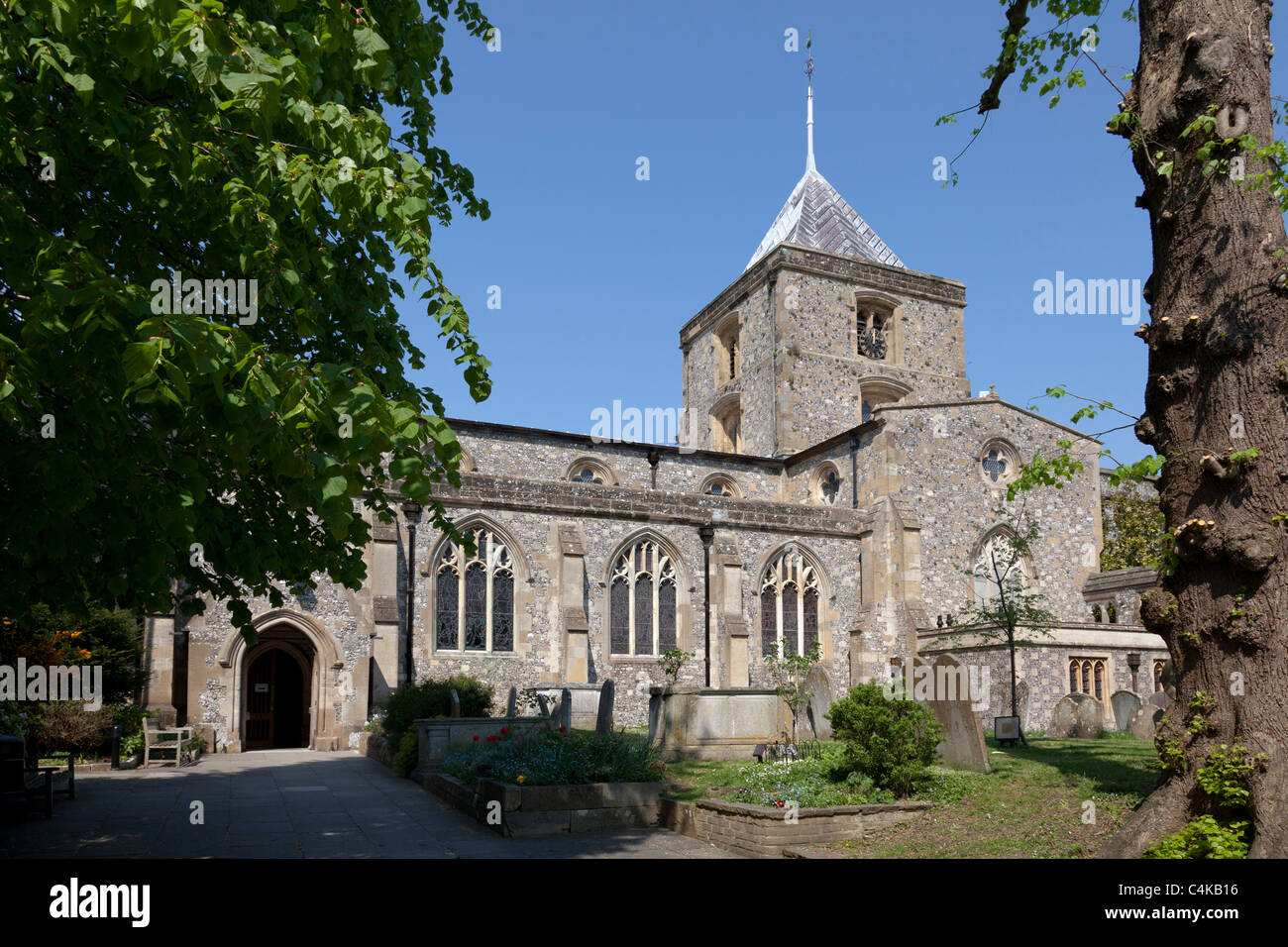 Saint nicholas parish church hi-res stock photography and images - Alamy