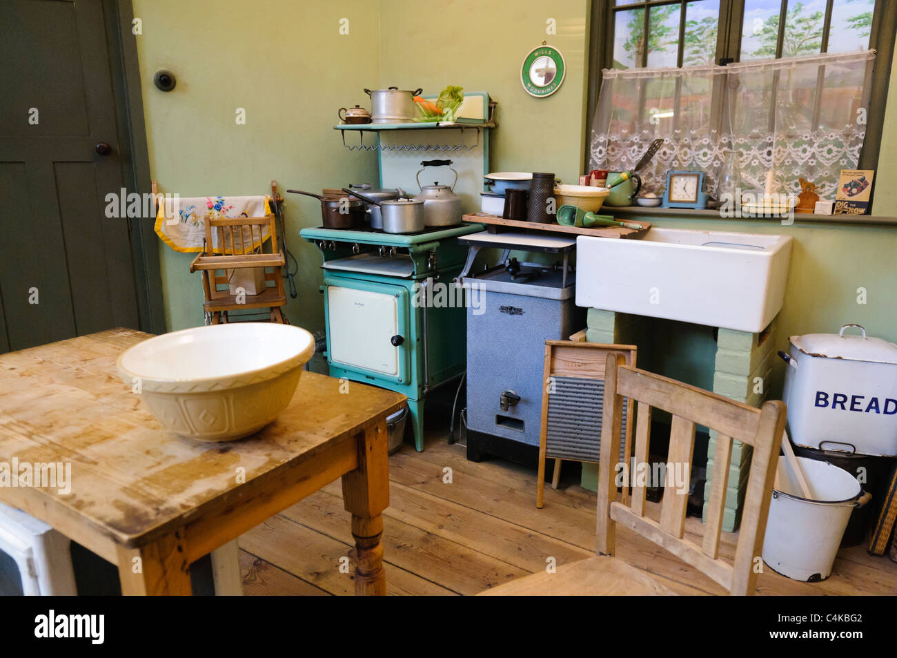 1930s Kitchen High Resolution Stock Photography And Images Alamy