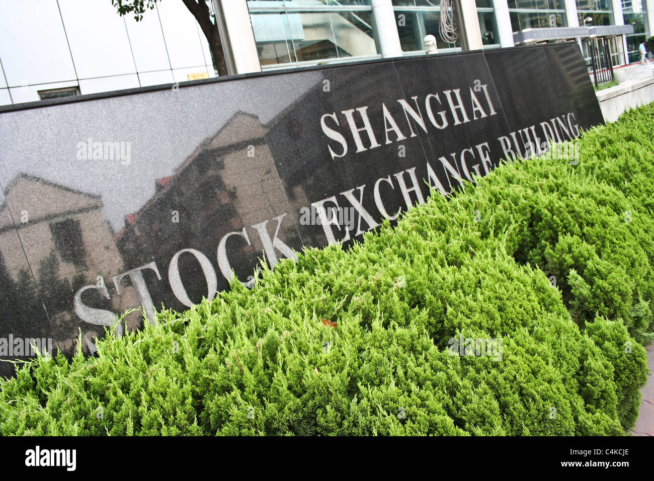 A股结构化下跌延续：科技板块领跌，春节前后V型反转预期升温