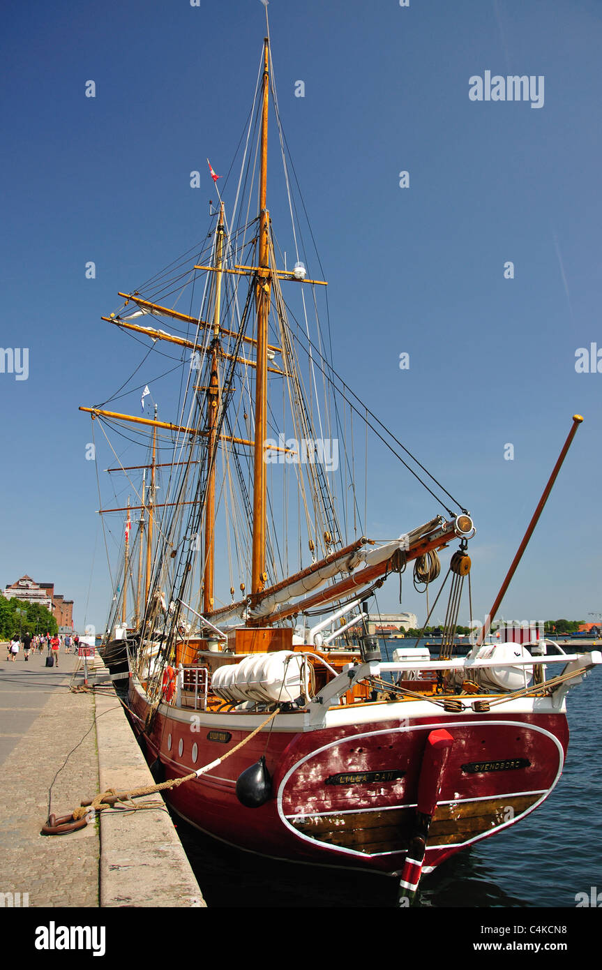 wooden 'lilla dan' topsail schooner, amaliehaven