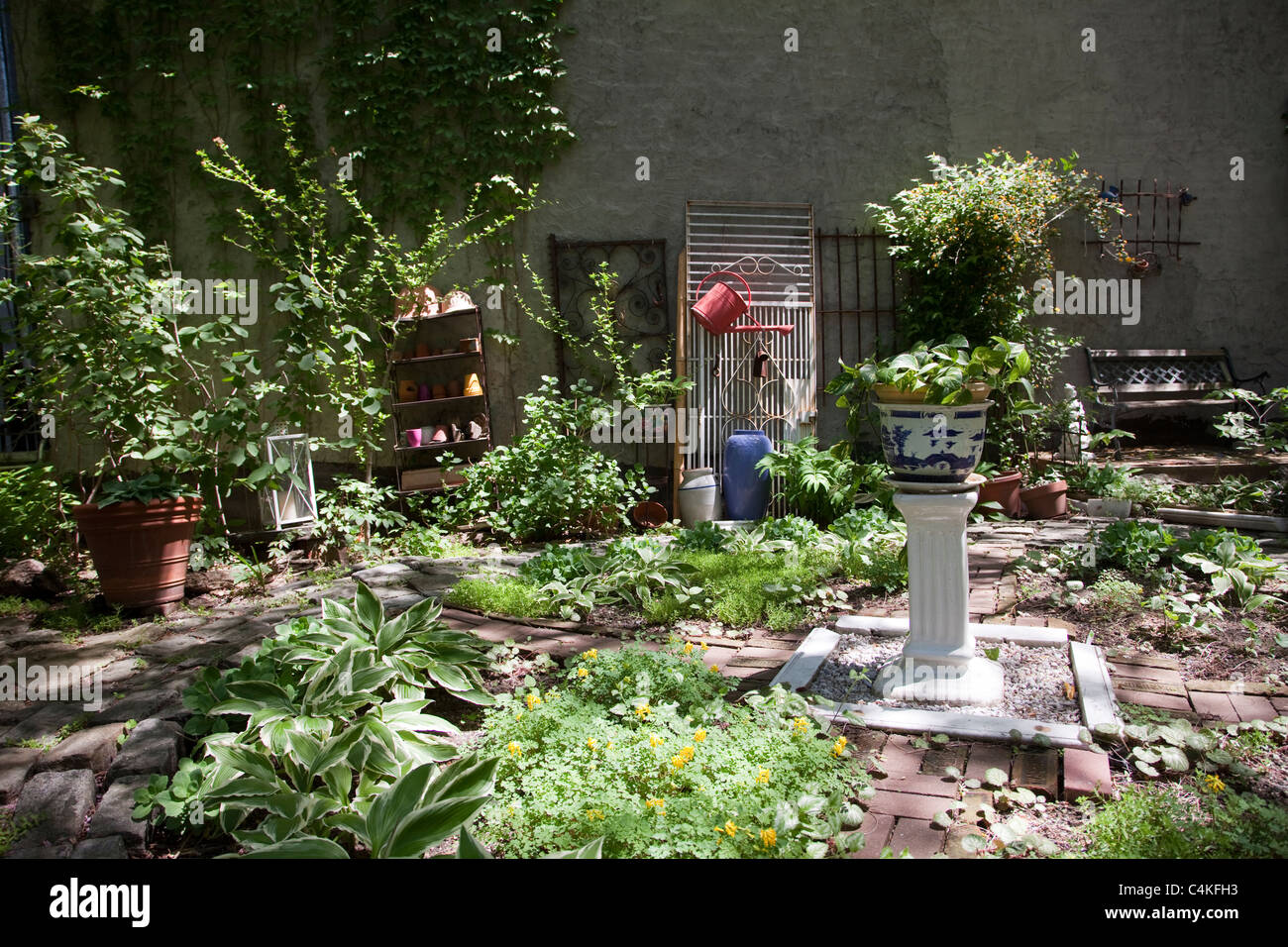 Community garden, East Village, 9th Street, Manhattan, New York City, USA Stock Photo Alamy