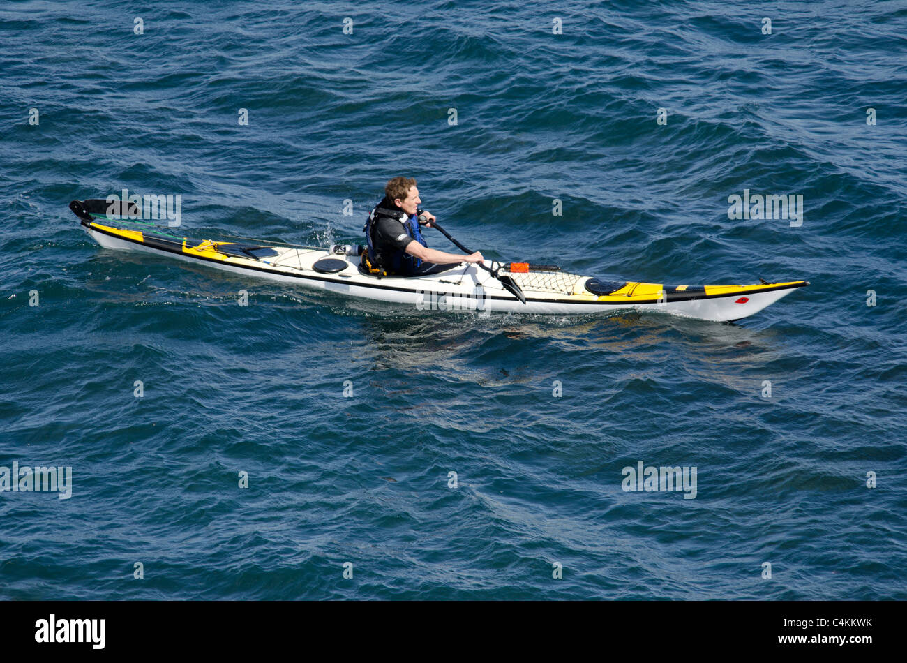 Man paddling a canoe hi-res stock photography and images - Alamy