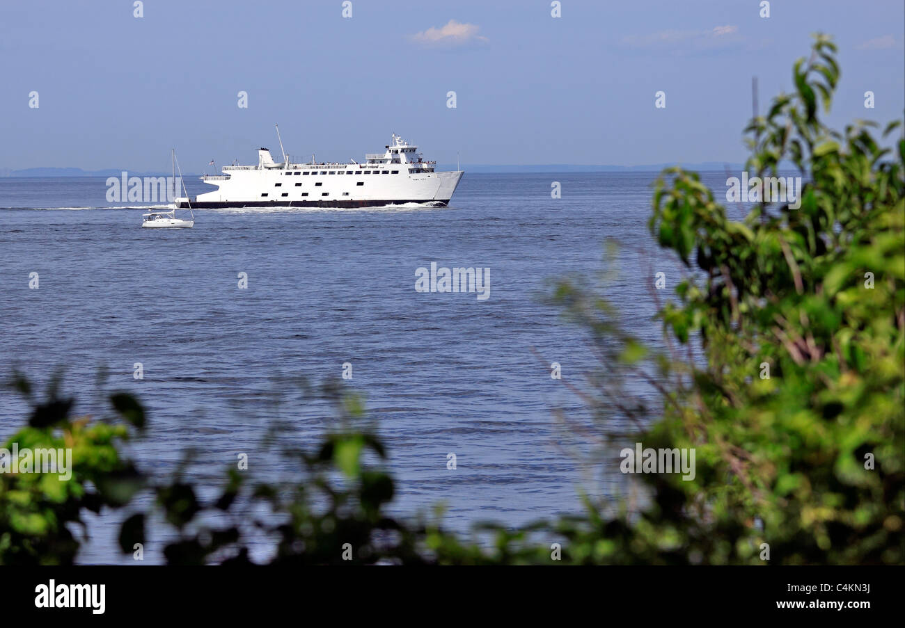 Car and passenger ferry 'Park City' crossing Long Island Sound enroute