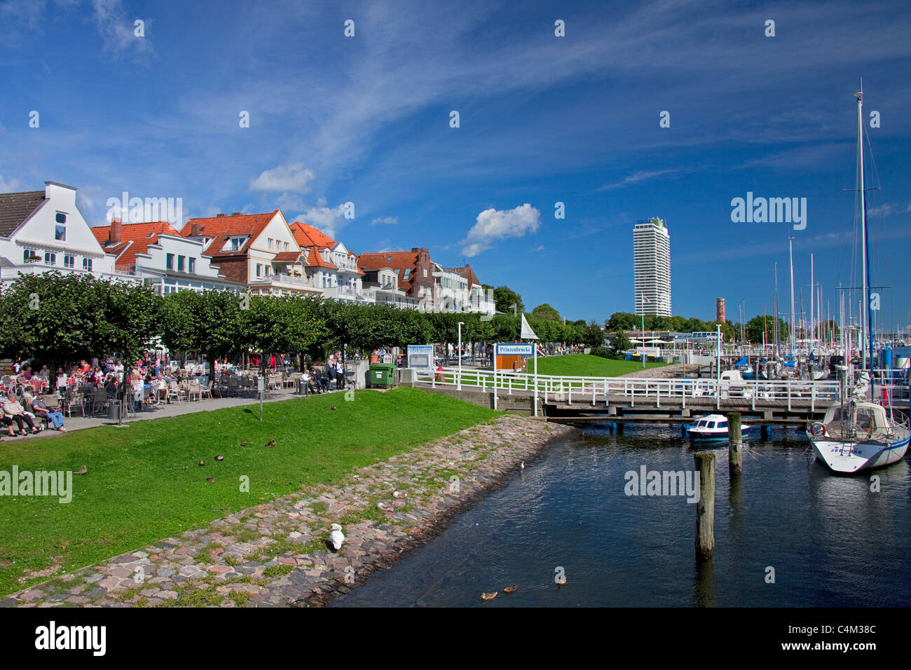 Vorderreihe and the Maritim-Hotel at Travemünde, Hanseatic Lübeck, Germany Stock Photo