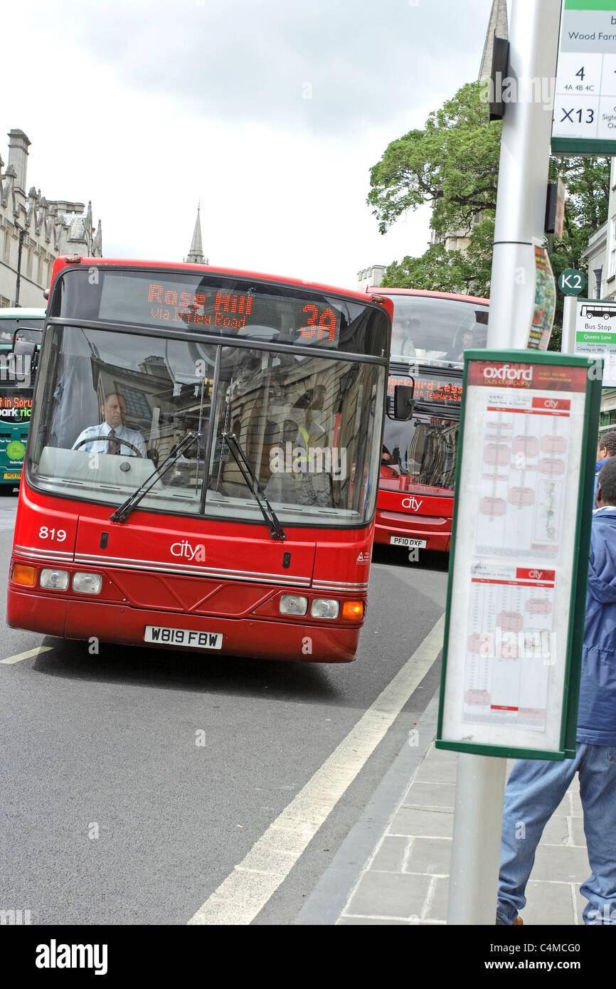 Buses in the center of the historic university city of Oxford, England Stock Photo