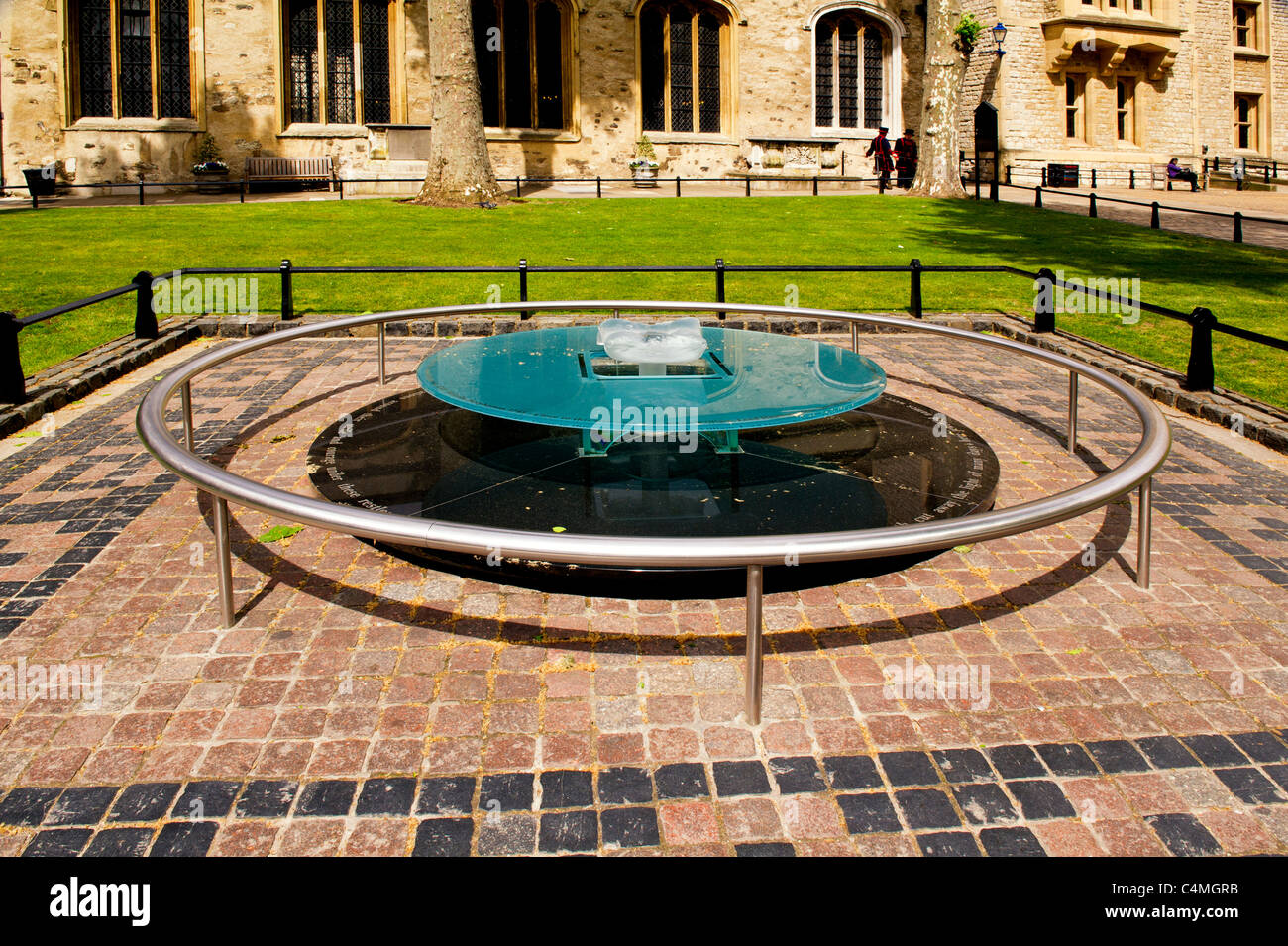 Tower of London, Memorial to the Executed; Tower, Denkmal für die Hingerichteten; site of the scaffold, stätte des Schafotts Stock Photo