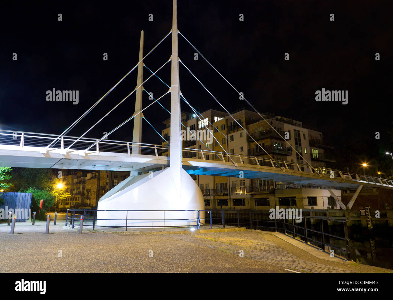 Norwich Riverside Bridge Footbridge norwich riverside hi-res stock photography and images - Alamy