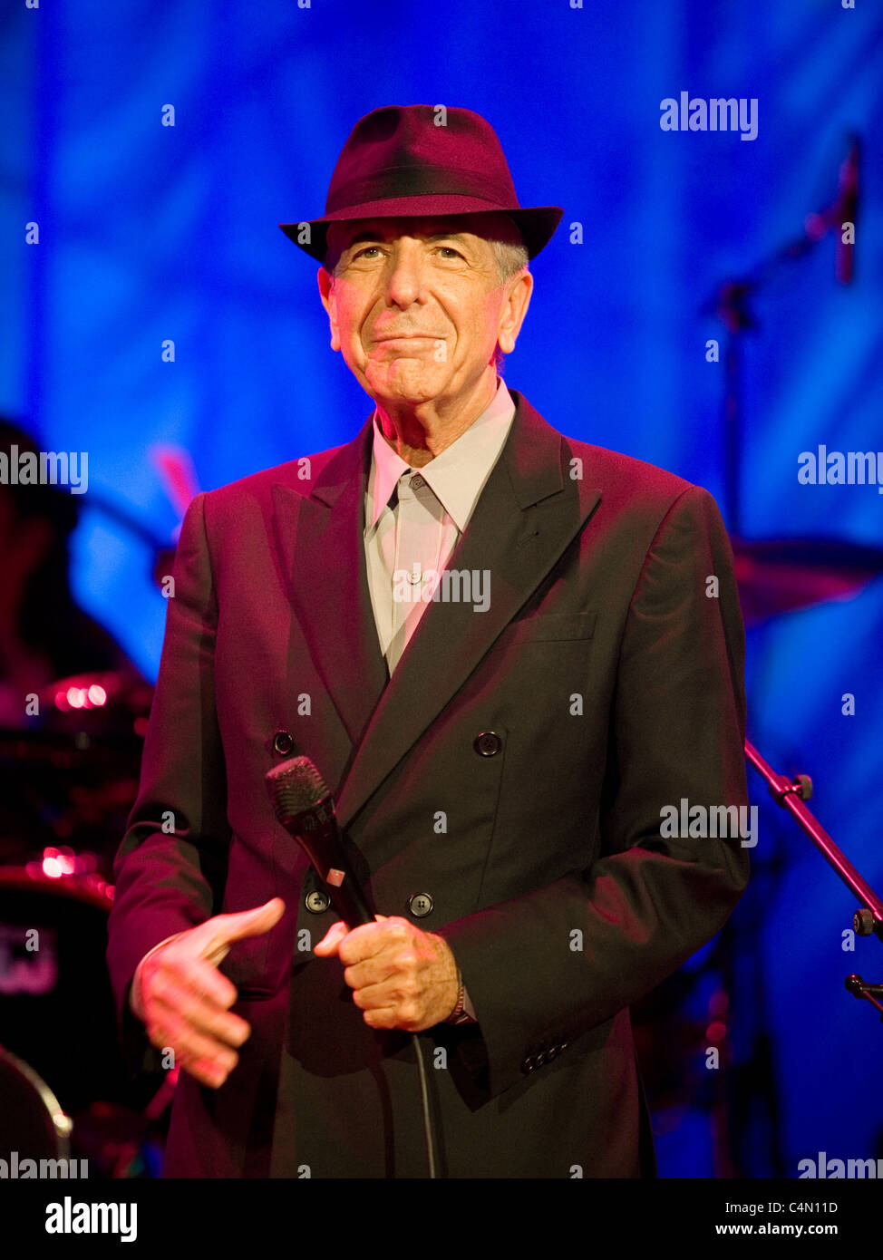 Leonard Cohen perform on the concert in Budapest, Hungary, 2009.08.30 Stock Photo