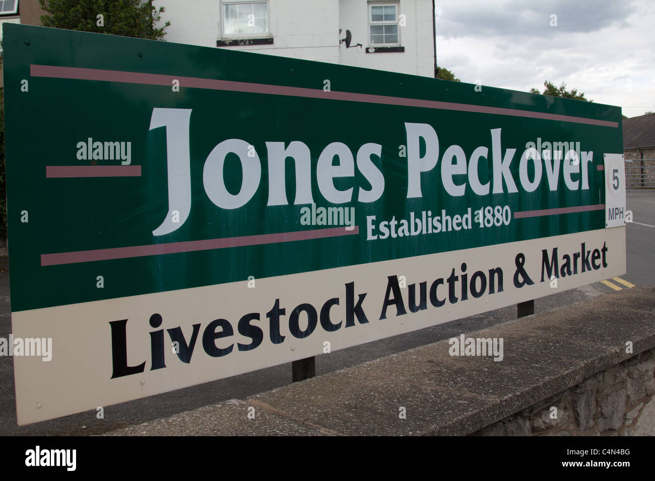 Jones Peckover livestock mart sign, Llanelwy (St Asaph Stock Photo Alamy