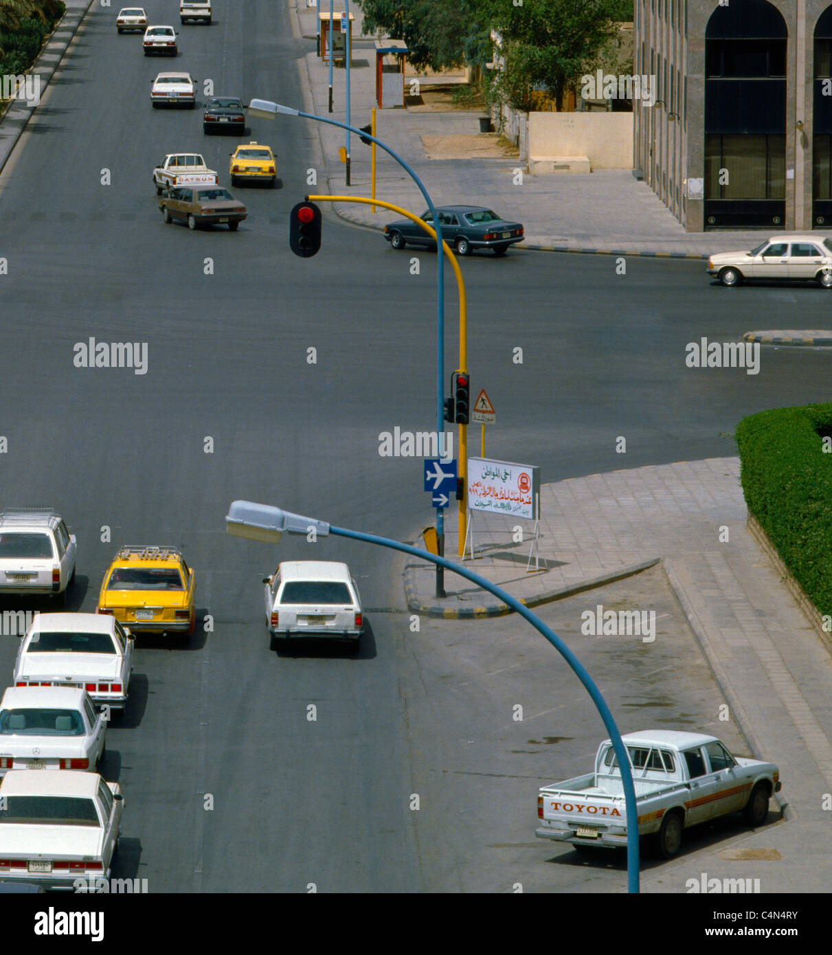 Riyadh Saudi Arabia Traffic On Road Traffic Lights Stock Photo Alamy