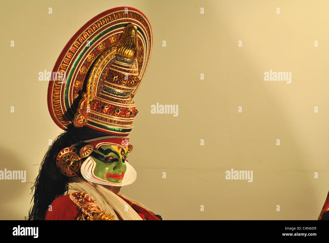 Kathakali dance performance drama Stock Photo - Alamy