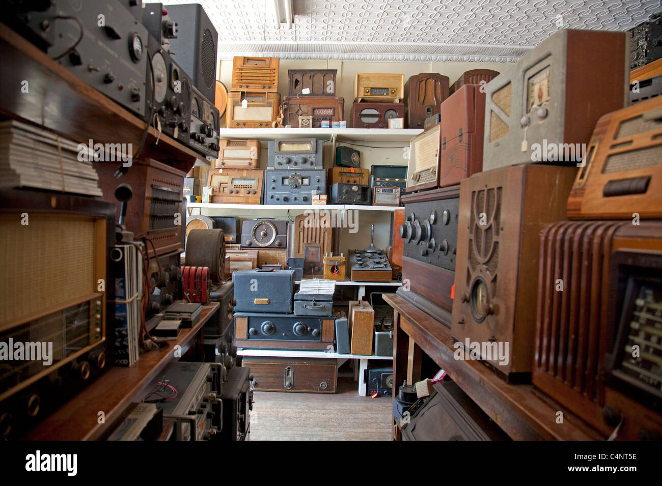 Radio repair hi-res stock photography and images - Alamy