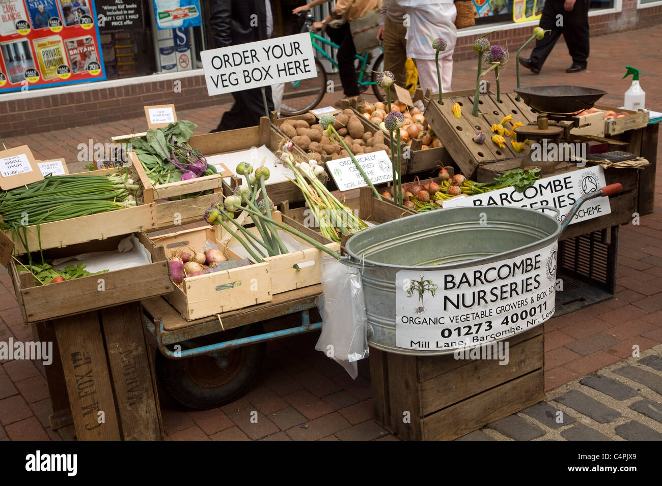 Barcombe Nurseries organic vegetable stall Lewes, East Sussex, England Stock Photo