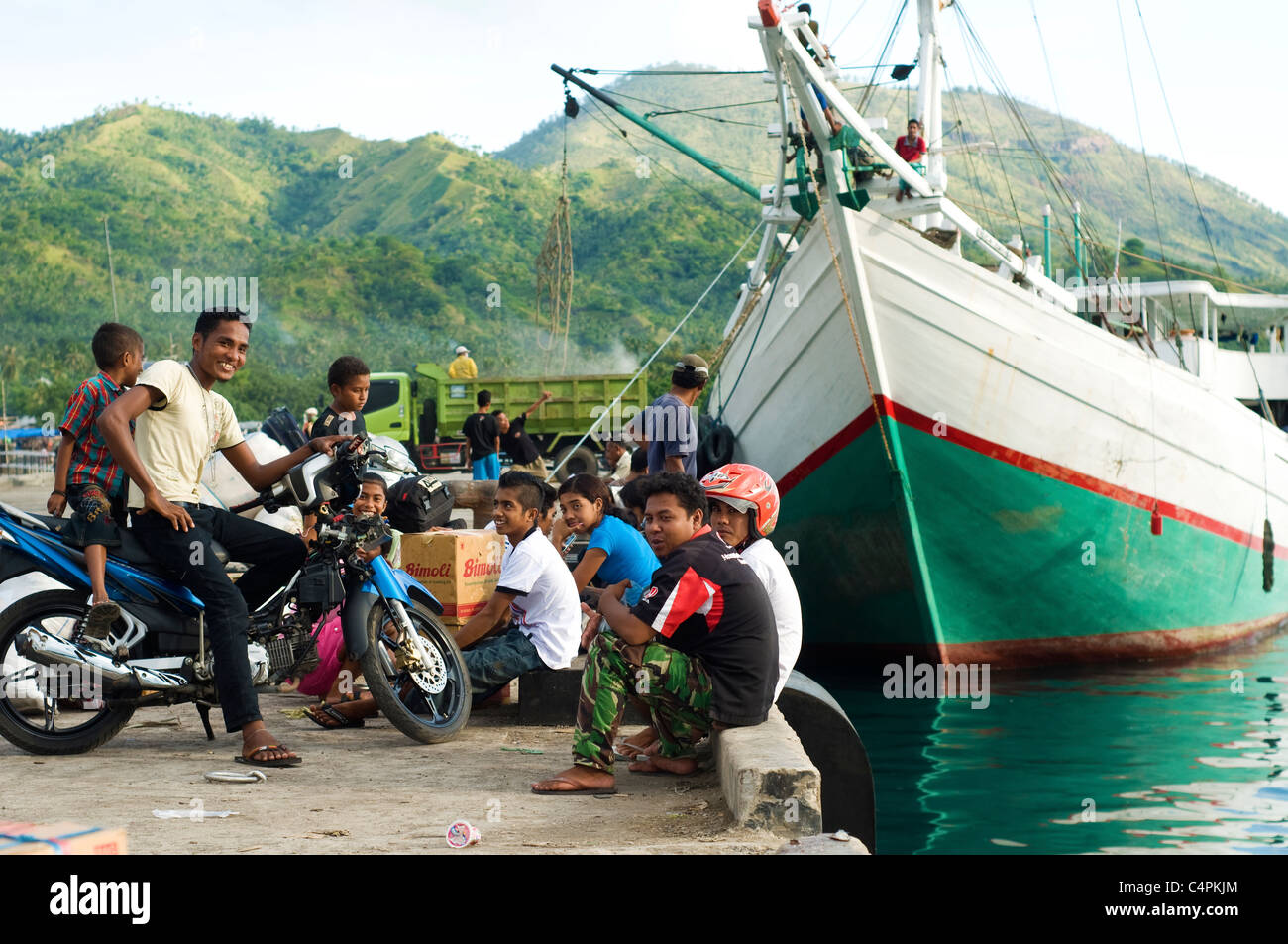 Port scene ende flores indonesia Stock Photo Alamy
