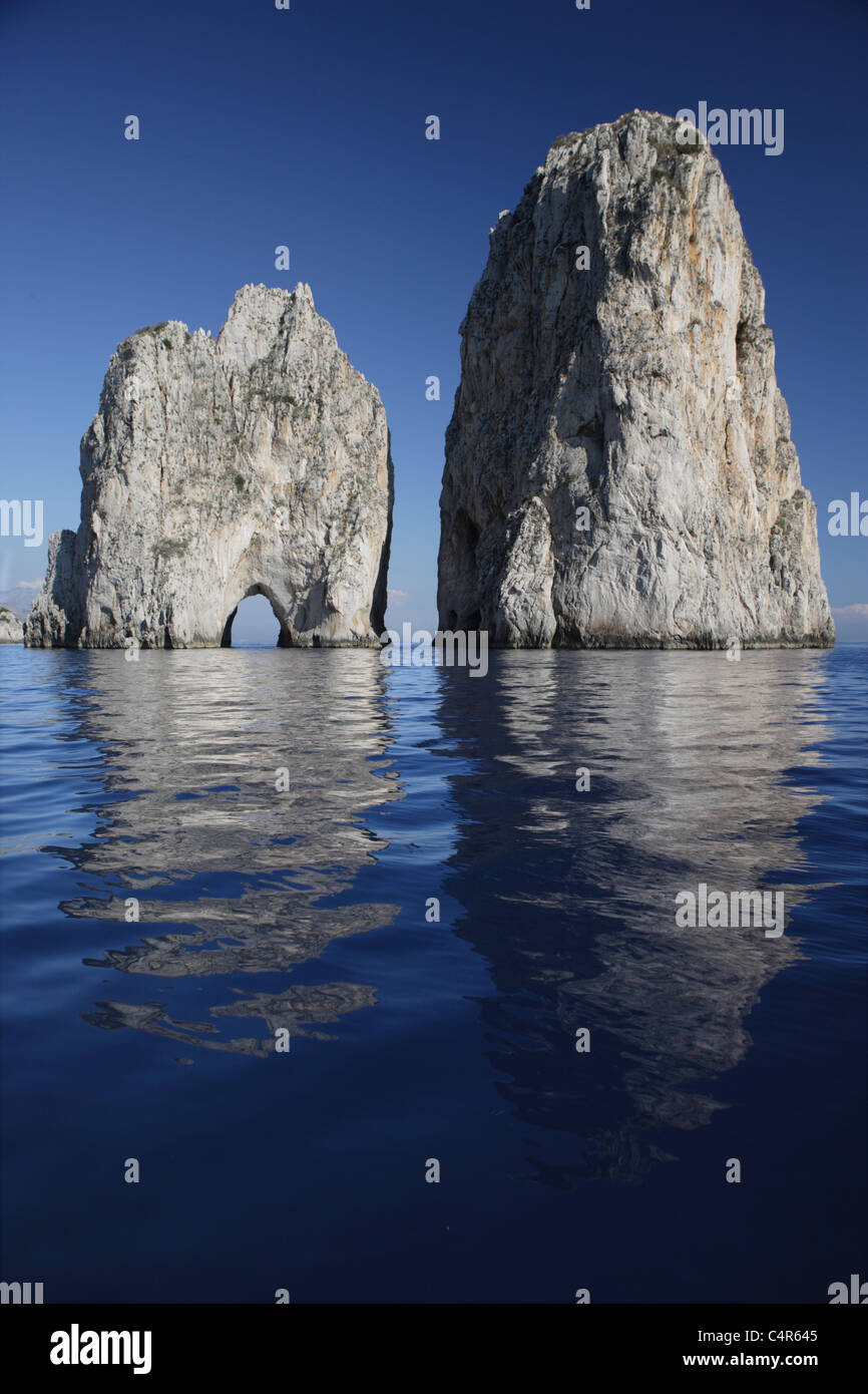 Fraglioni Rocks Faraglioni rocks, Isle of Capri, Italy Stock Photo - Alamy