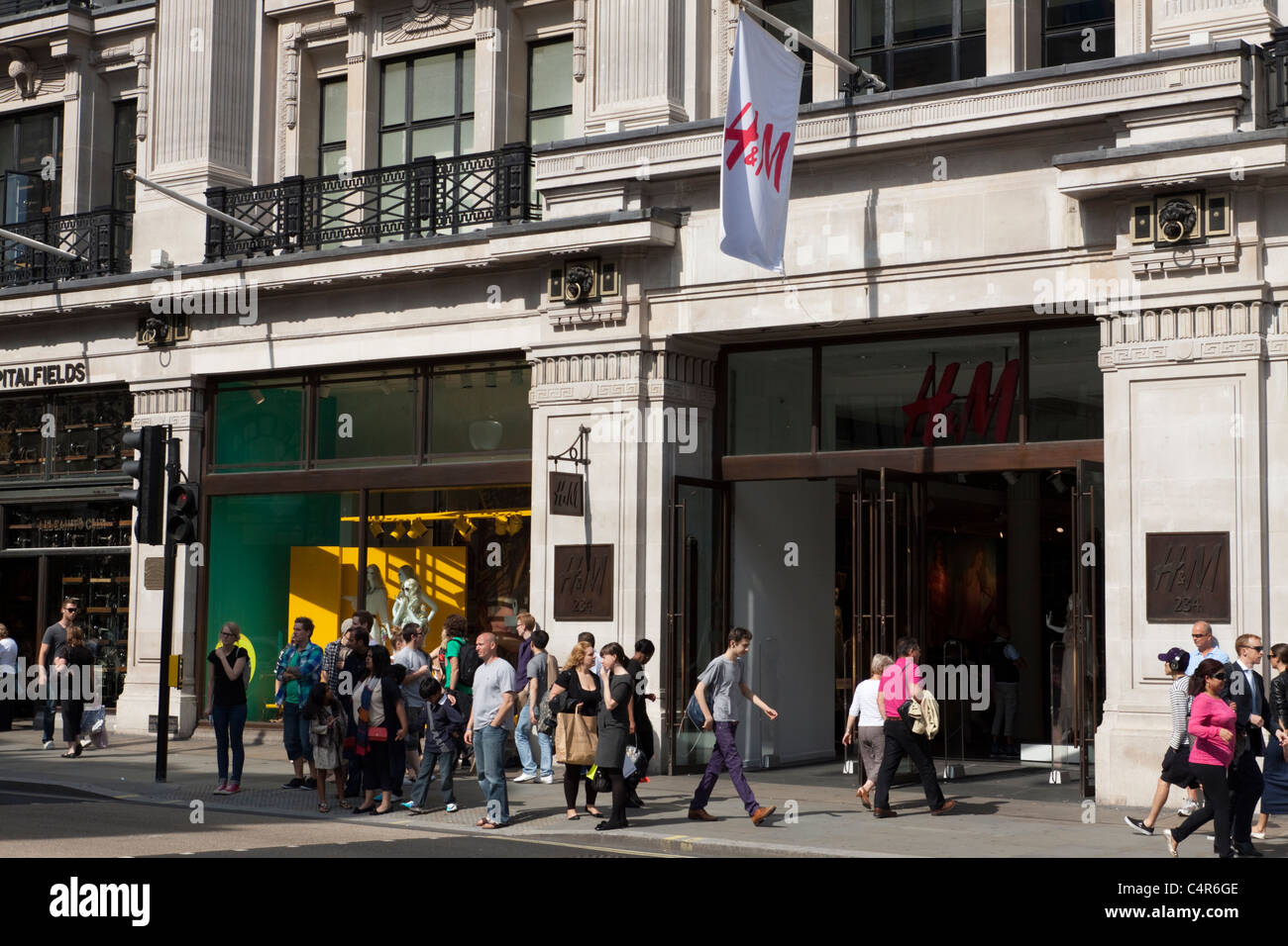 H&M store/shop front, Regent Street, London, England Stock Photo - Alamy
