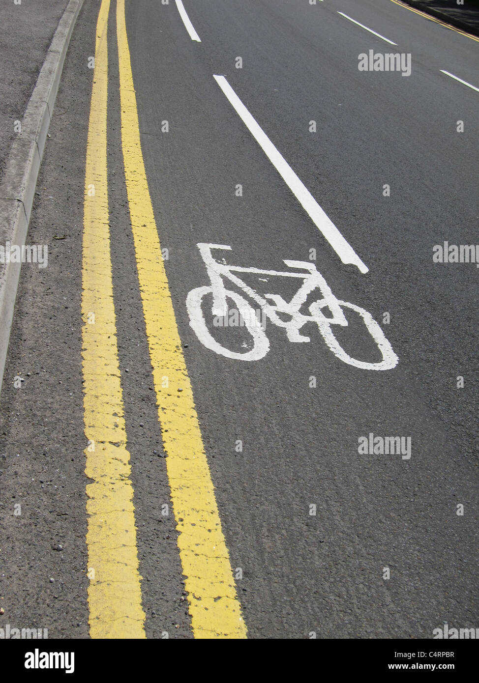 Broken white lines cycle lane cheap