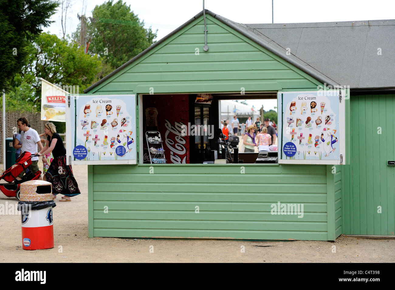 ice cream kiosk at twycross zoo england uk Stock Photo Alamy