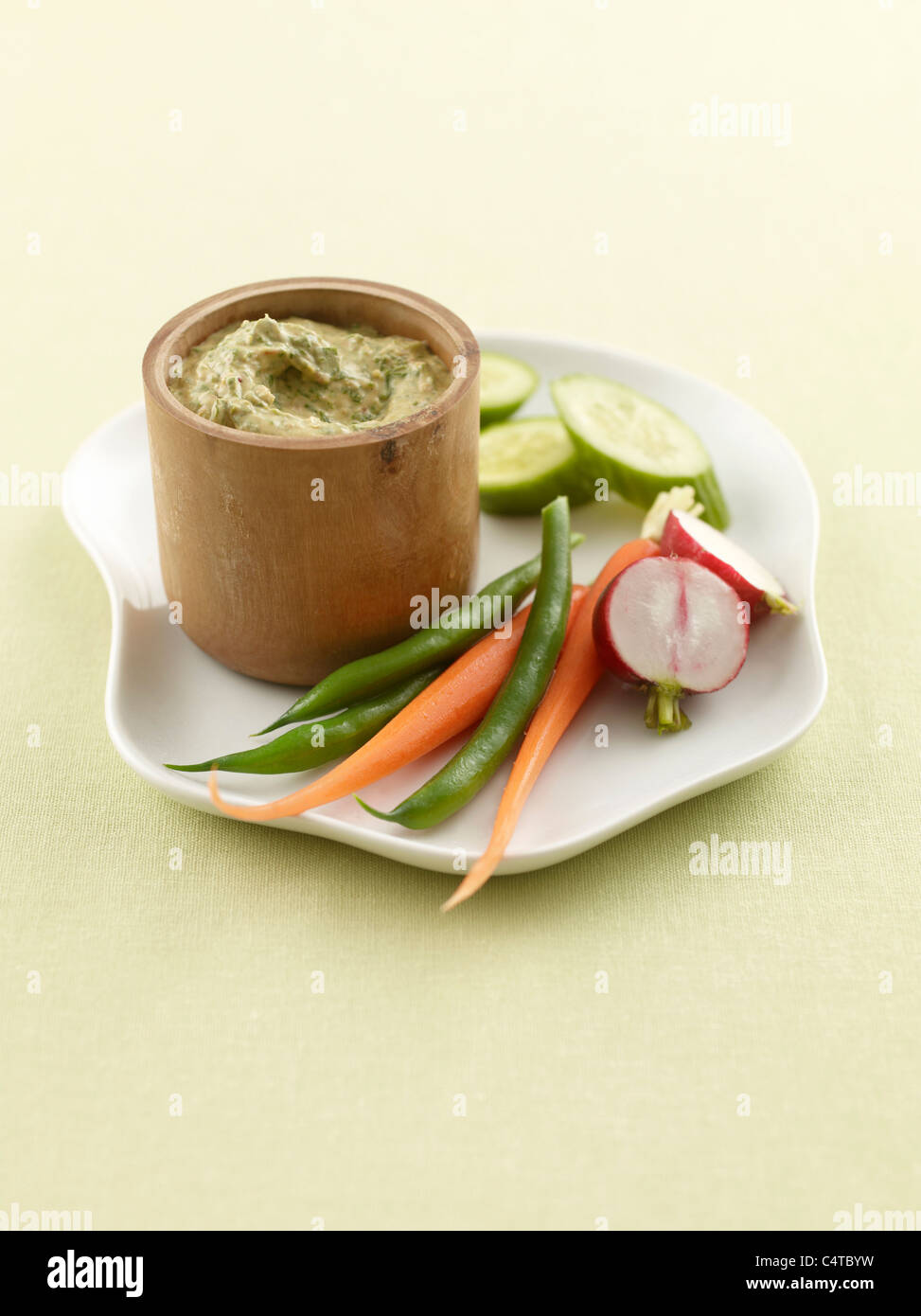Spinach Dip with Raw Vegetables Stock Photo Alamy
