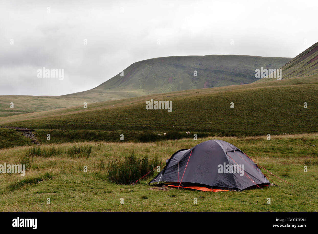 Wild Camping At Llyn Y Fan Fach Carmarthen Fan Brecon Beacons National Park Wales Stock Photo Alamy