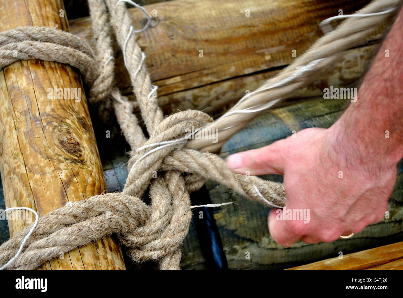 Knot in sisal rope hi-res stock photography and images - Alamy