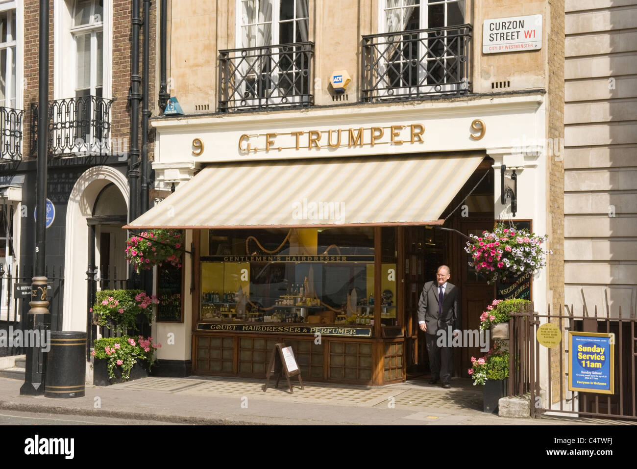London , Mayfair , G F Trumper Gentlemen 's Court Hairdresser & Perfumer , toilet requisites & grooming products since 1875 Stock Photo