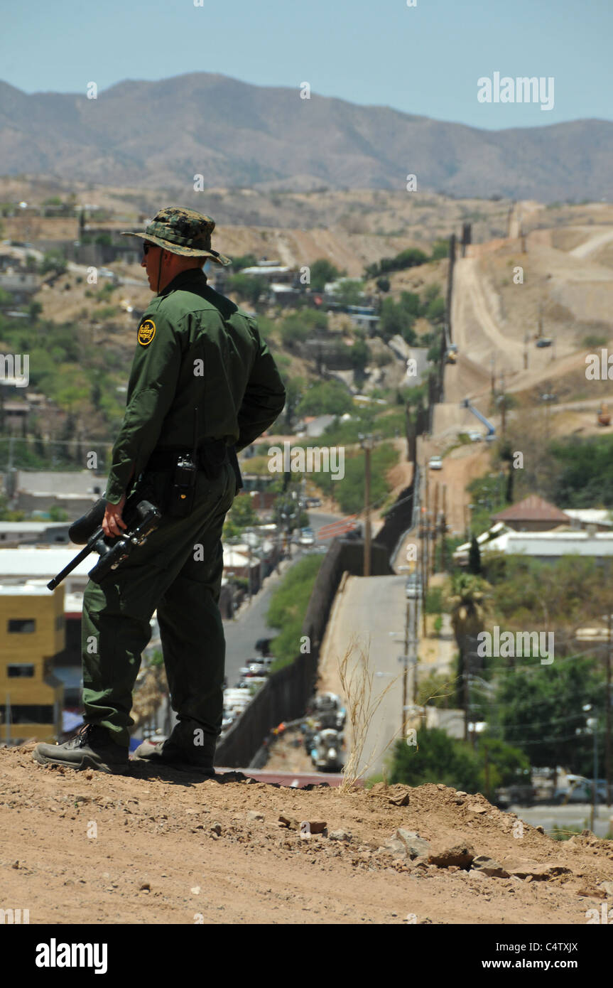 Replacement of the border wall at Nogales, Arizona, USA, and Nogales ...