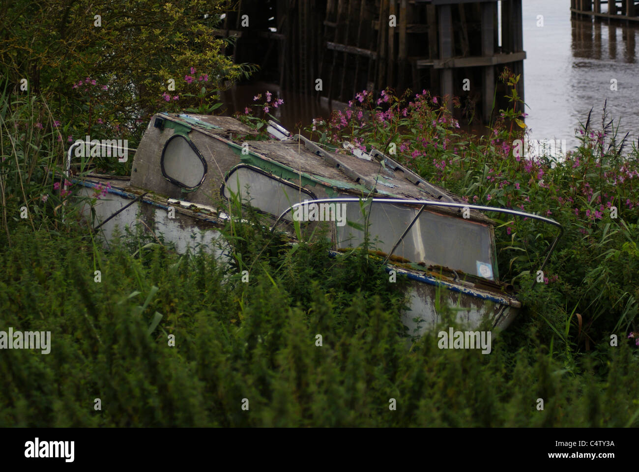 Old abandoned boat hi-res stock photography and images - Alamy