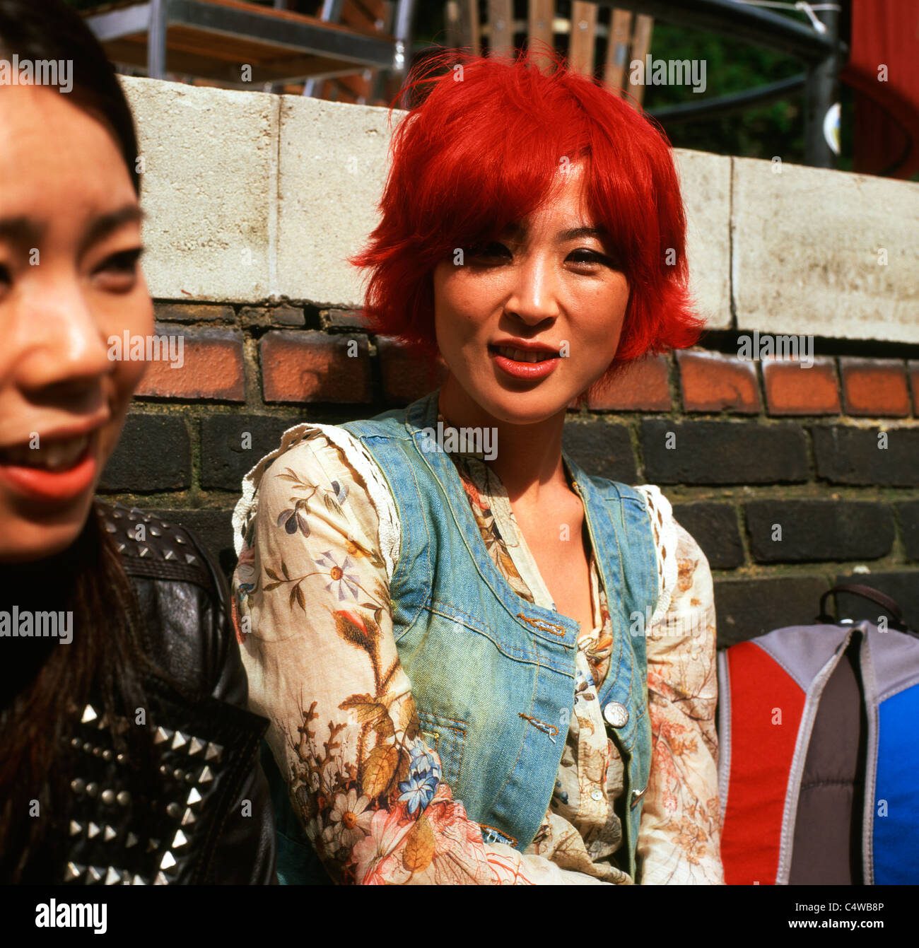 Young Asian Chinese women tourists in London England UK   KATHY DEWITT Stock Photo