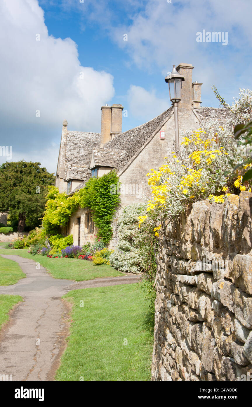 Old stone cottages at the Cotswold village of Chipping Campden. Gloucestershire. UK 2011 Stock Photo
