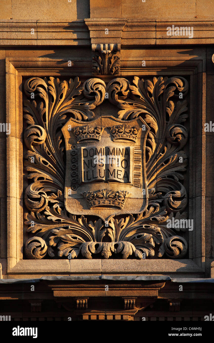 The coat of arms of the University of Oxford on the Examination Schools  Building on the High Street in Oxford Stock Photo - Alamy
