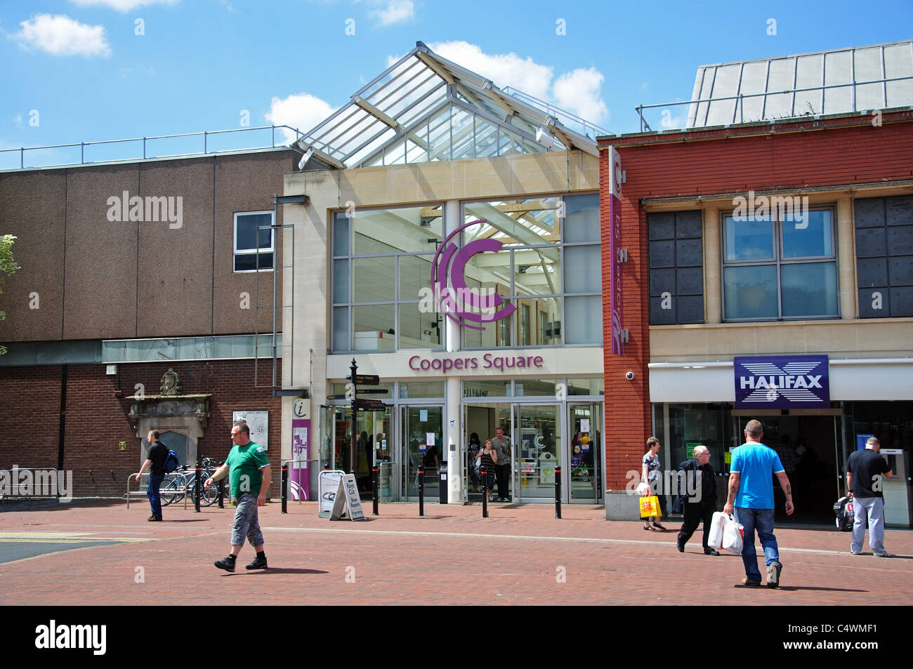 Coopers Square Shopping Centre, High Street, Burton upon Trent,  Staffordshire, England, United Kingdom Stock Photo - Alamy