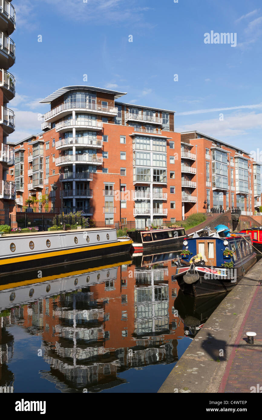 Apartments overlooking the canal in Birmingham UK Stock Photo