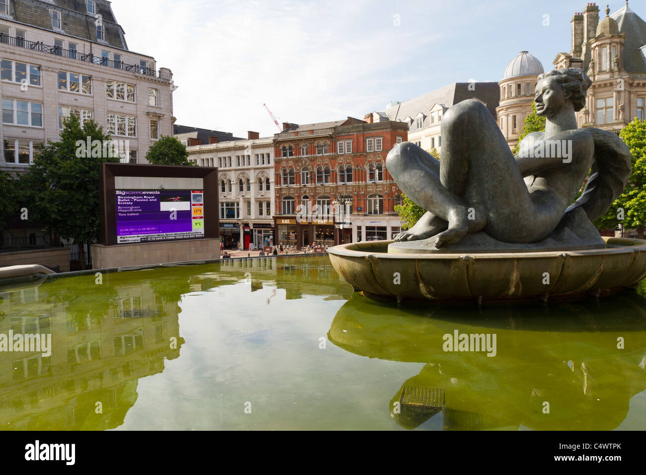 The floozie in the jacuzzi statue in Victoria square Birmingham UK ...