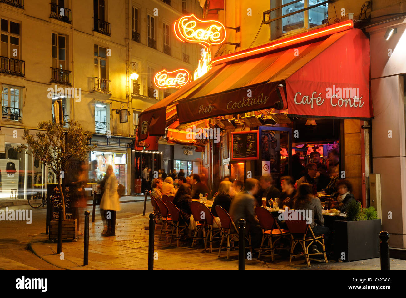 Paris streets night hi-res stock photography and images - Alamy