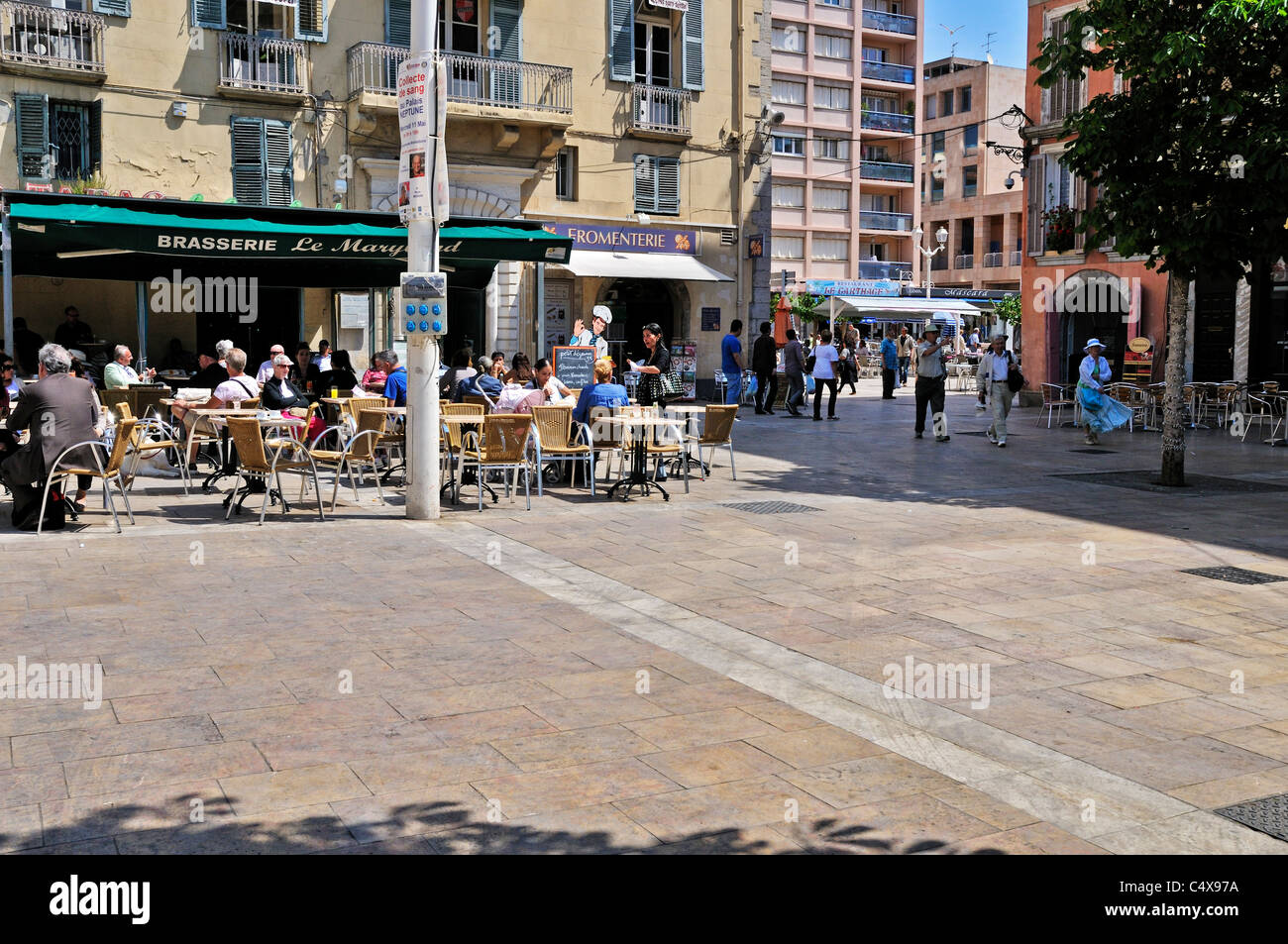 A popular outdoor brasserie in Place Louis Blanc, Toulon, France Stock Photo