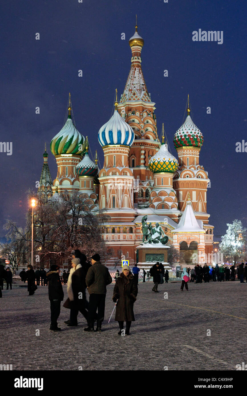 St basils cathedral snow hi-res stock photography and images - Alamy