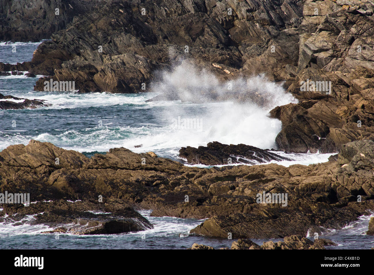 Crashing waves thunderous waves hi-res stock photography and images - Alamy