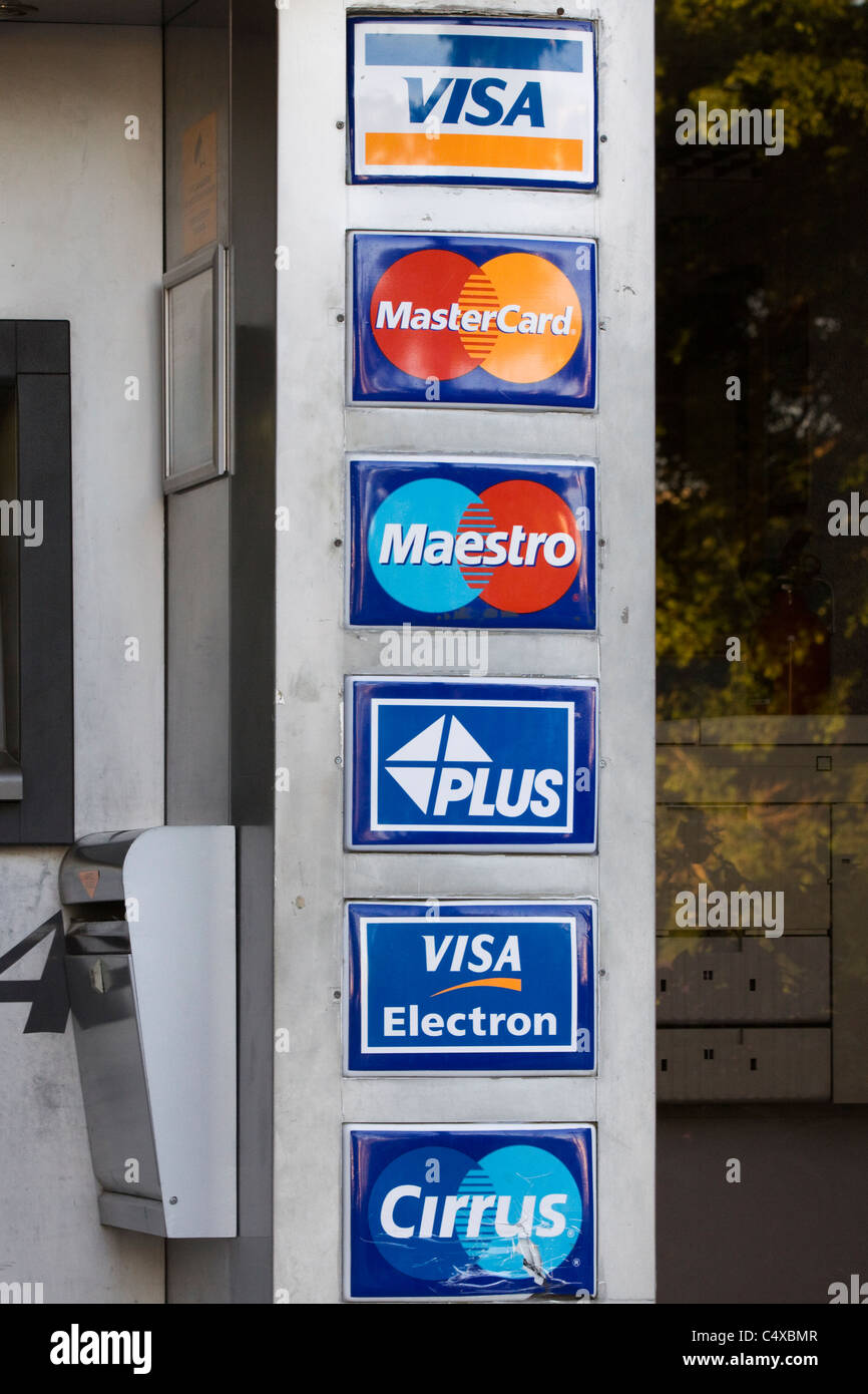Mastercard visa maestro cirrus hi-res stock photography and images - Alamy