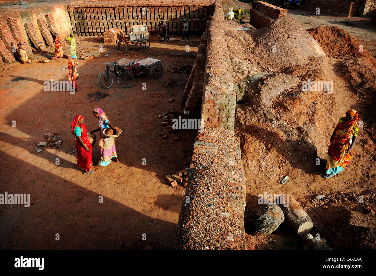 Brick kiln workers in Faridpur, Bangladesh Stock Photo