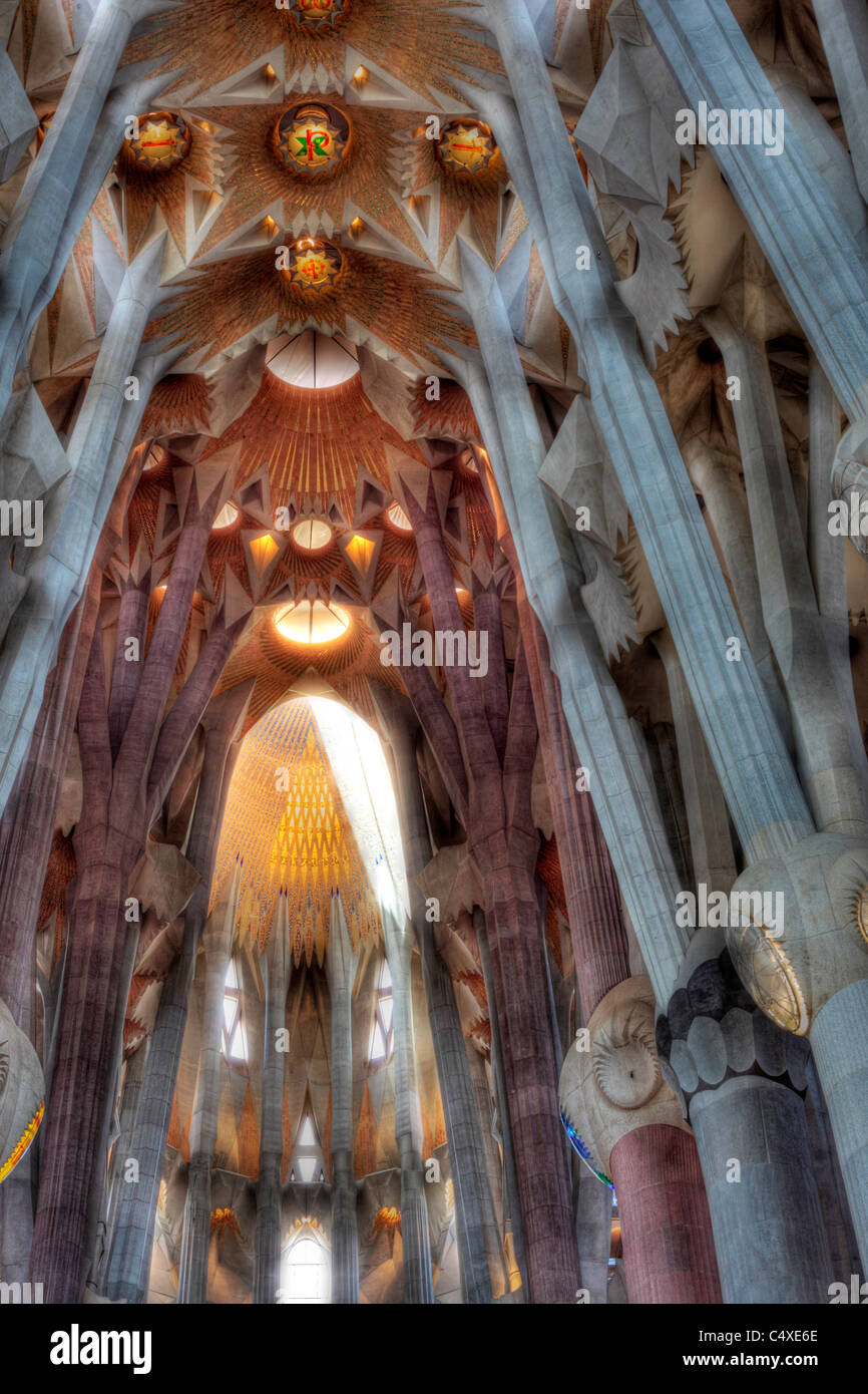 Basilica sagrada familia hi-res stock photography and images - Alamy
