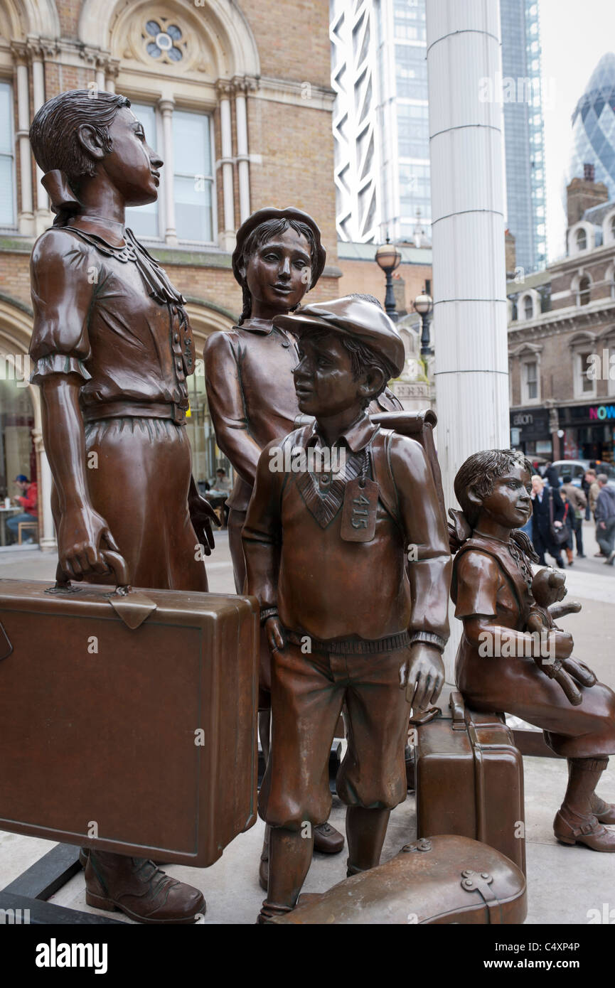 Kindertransport statue hires stock photography and images Alamy